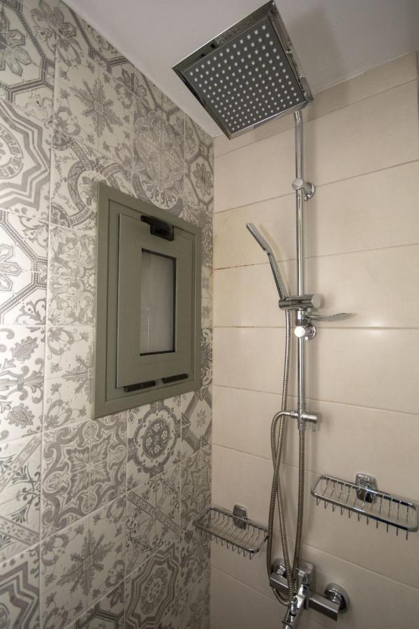 Pamelas House With Jacuzzi กิสเซมอส ภายนอก รูปภาพ